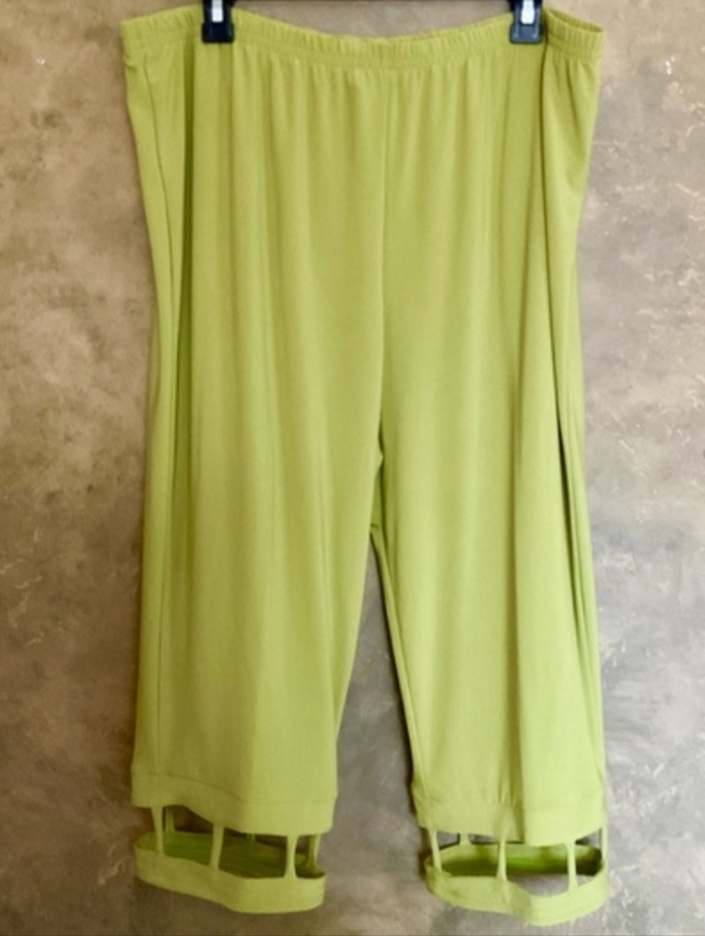 Vintage Cut-Out Capri Pants